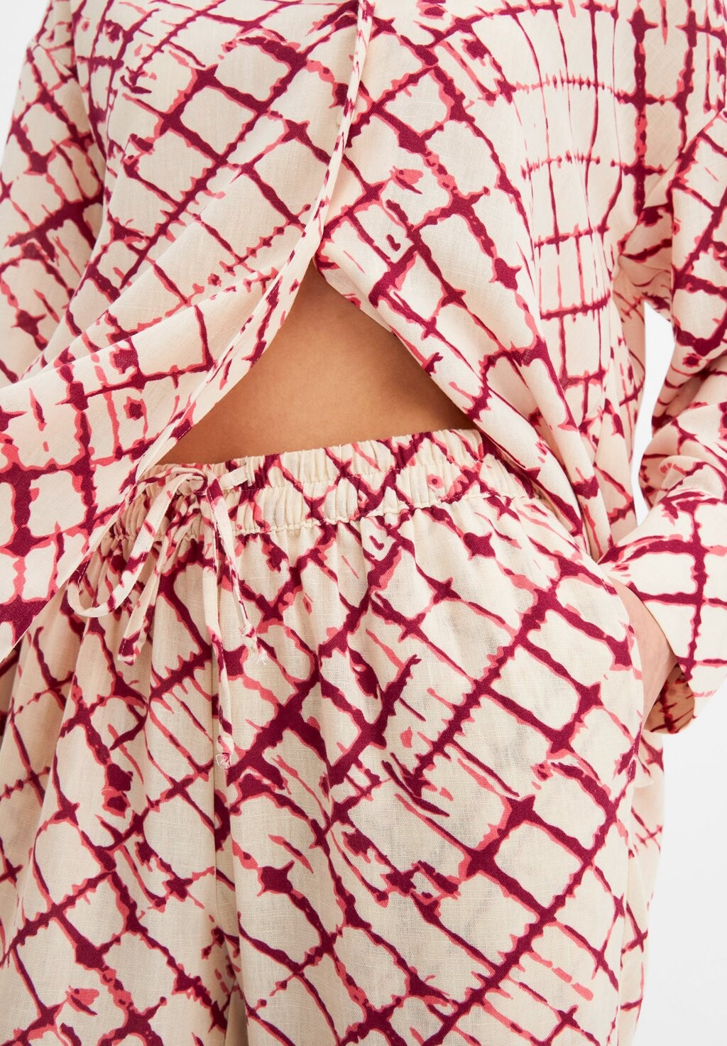 

Брюки Weite Mit Print bonprix, фиолетовый