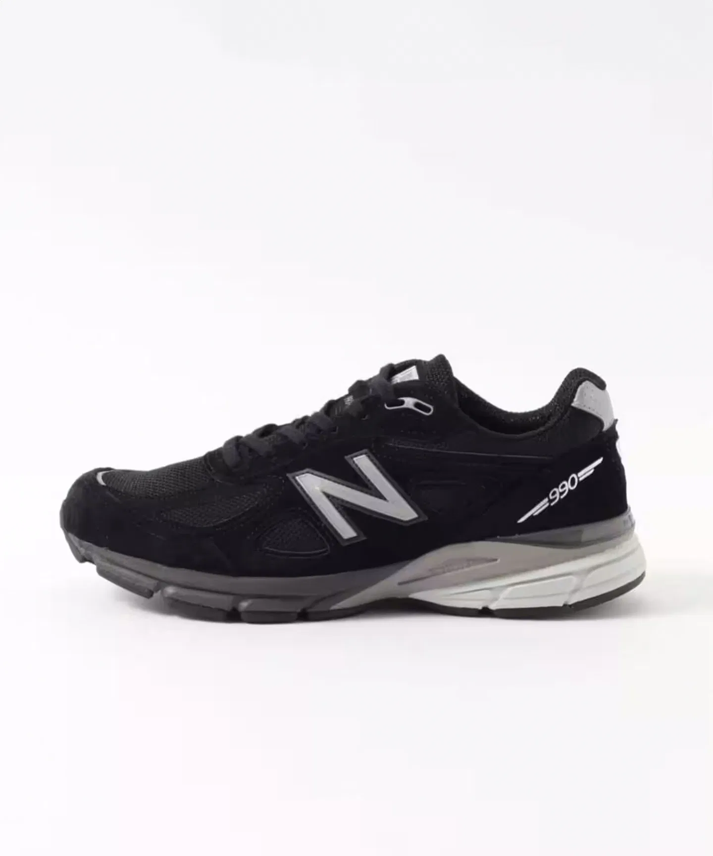 Мужские и женские кроссовки New Balance MADE U990BL4