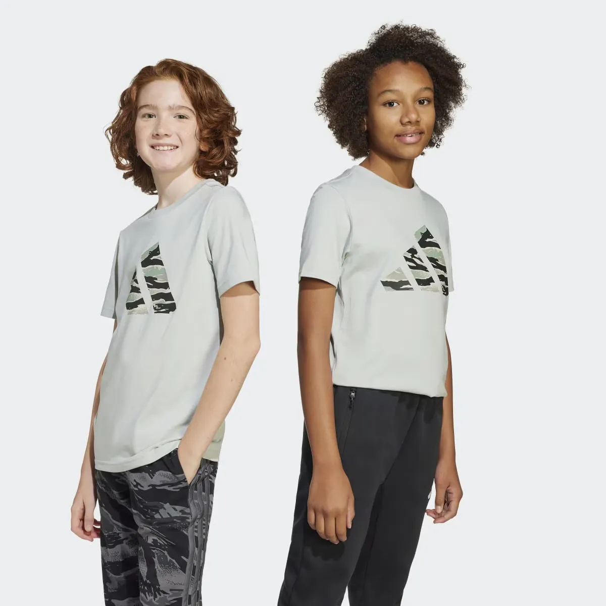 

Детская футболка Adidas Camo с рисунком, серый