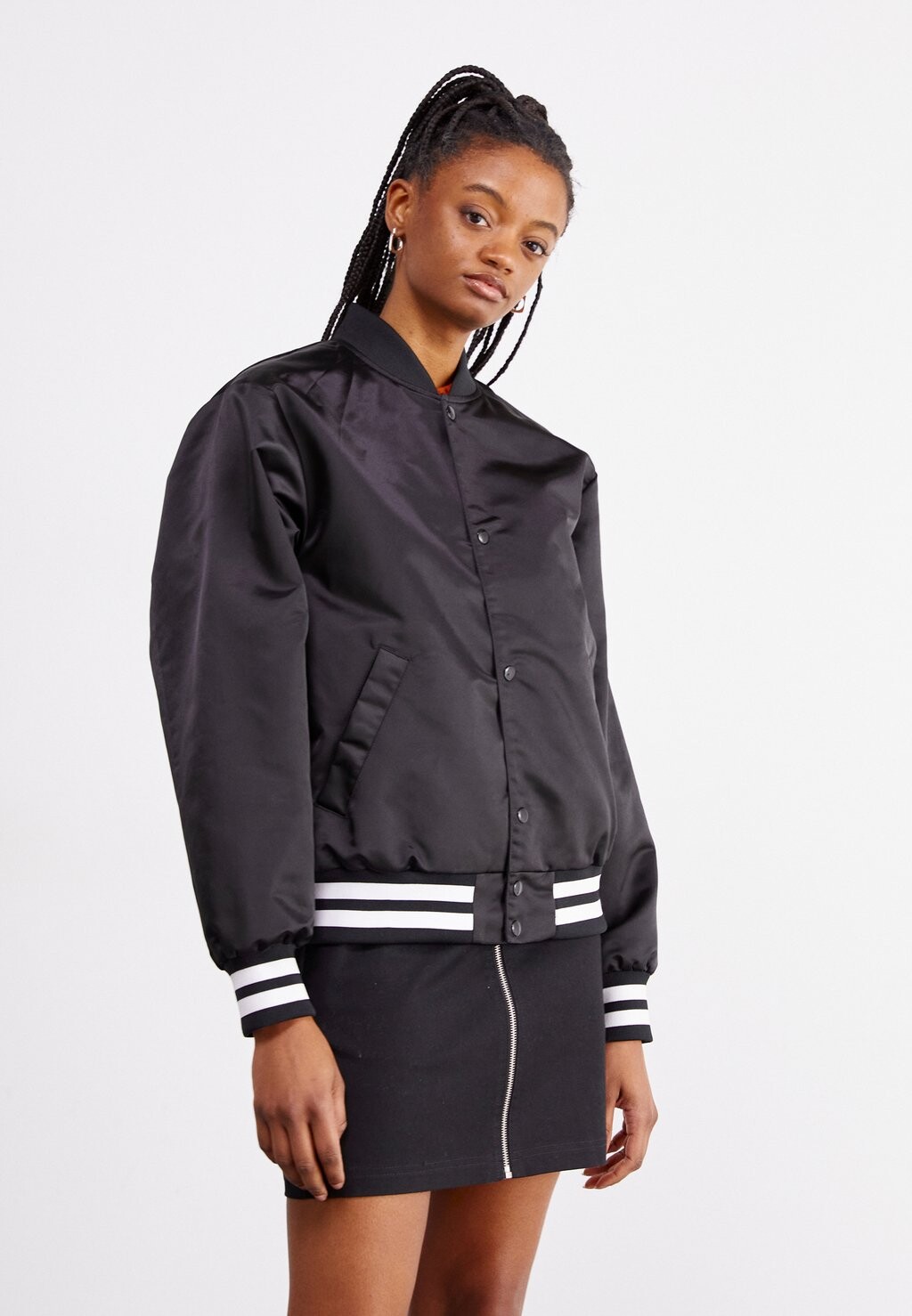 

Куртка-бомбер CLASS OF 89 JACKET Carhartt WIP, цвет black/white