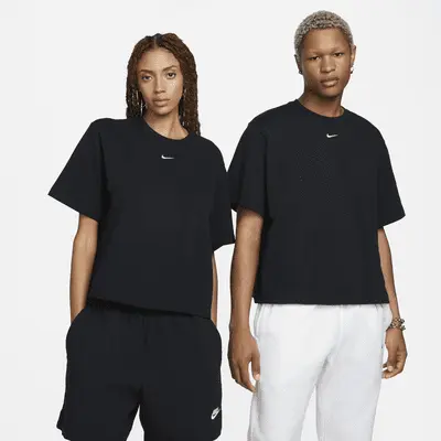 

Футболка Nike Sportswear Essential, черный/белый