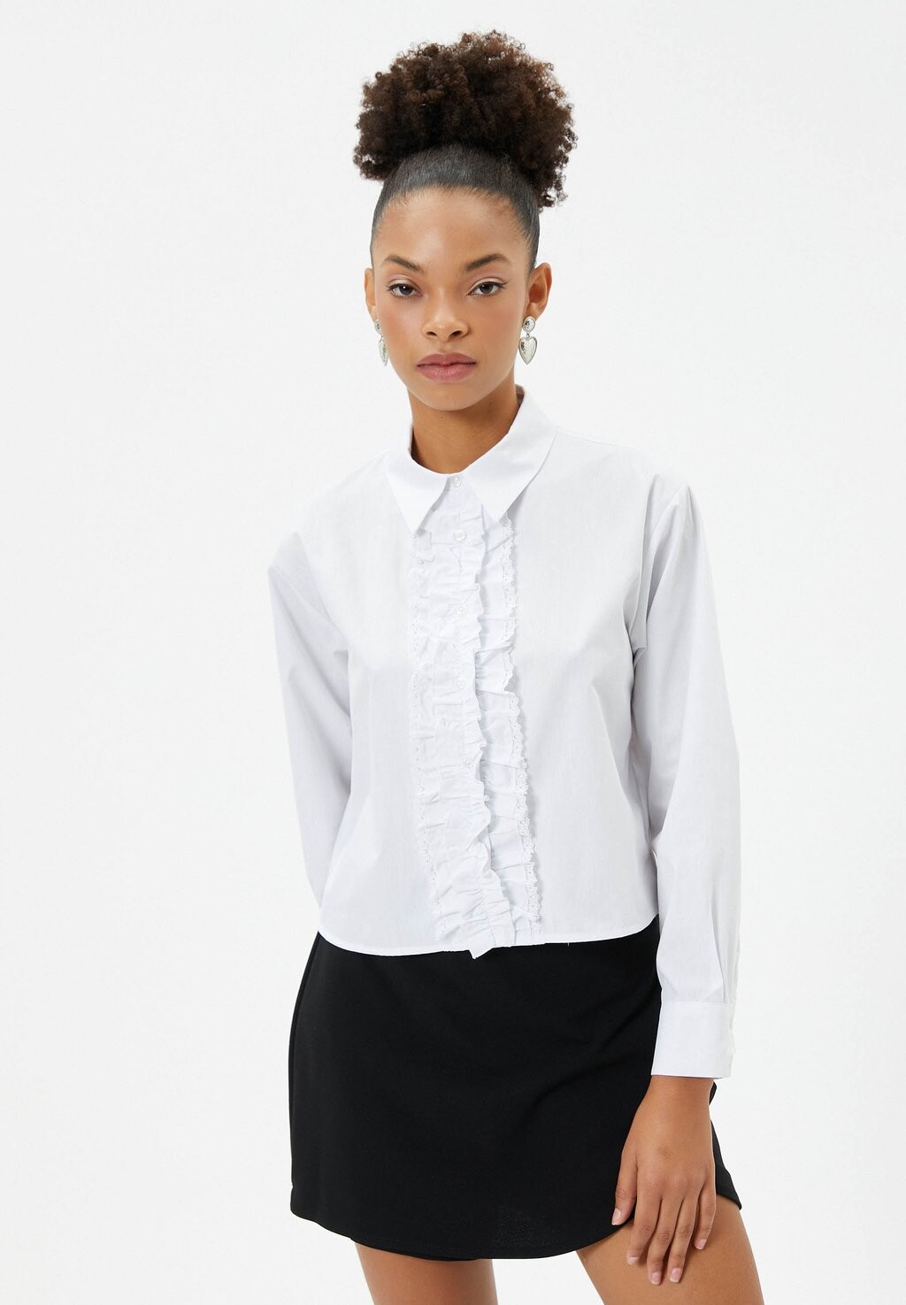 

Блузка на пуговицах RUFFLE CLASSIC NECK LONG SLEEVE Koton, белый