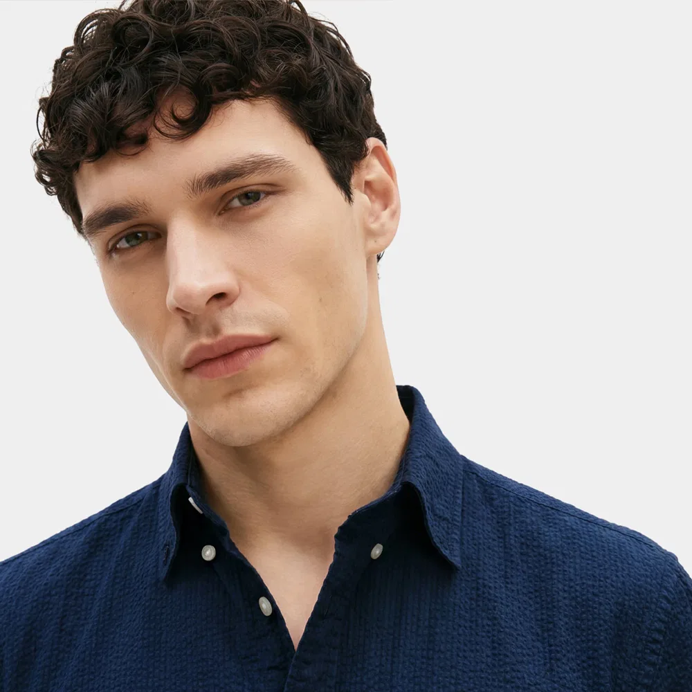 Мужская однотонная рубашка из сирсакера Asian Fit, небесно-голубая, от Tommy Hilfiger — фото 4