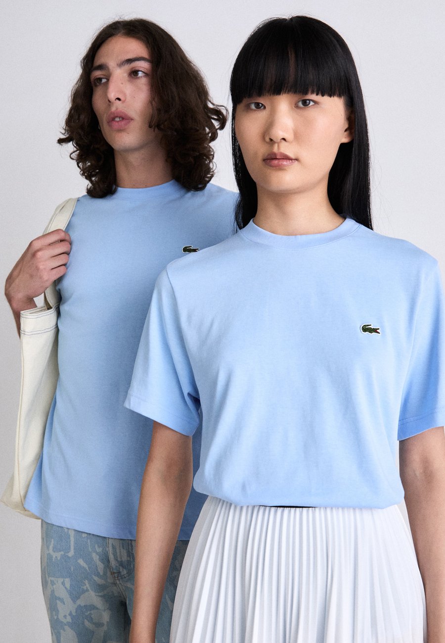 Футболка Lacoste UNISEX Light Blue, с принтом, голубая — фото 3