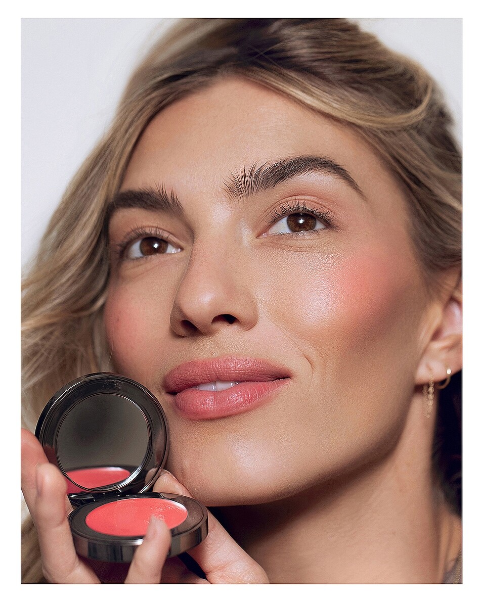 

Дерзкие кремовые румяна Roen, цвет Sunlit Coral