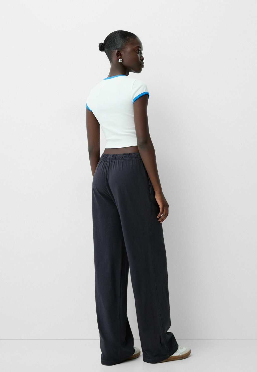 

Спортивные штаны WITH ELASTICATED WAISTBAND Bershka, серый