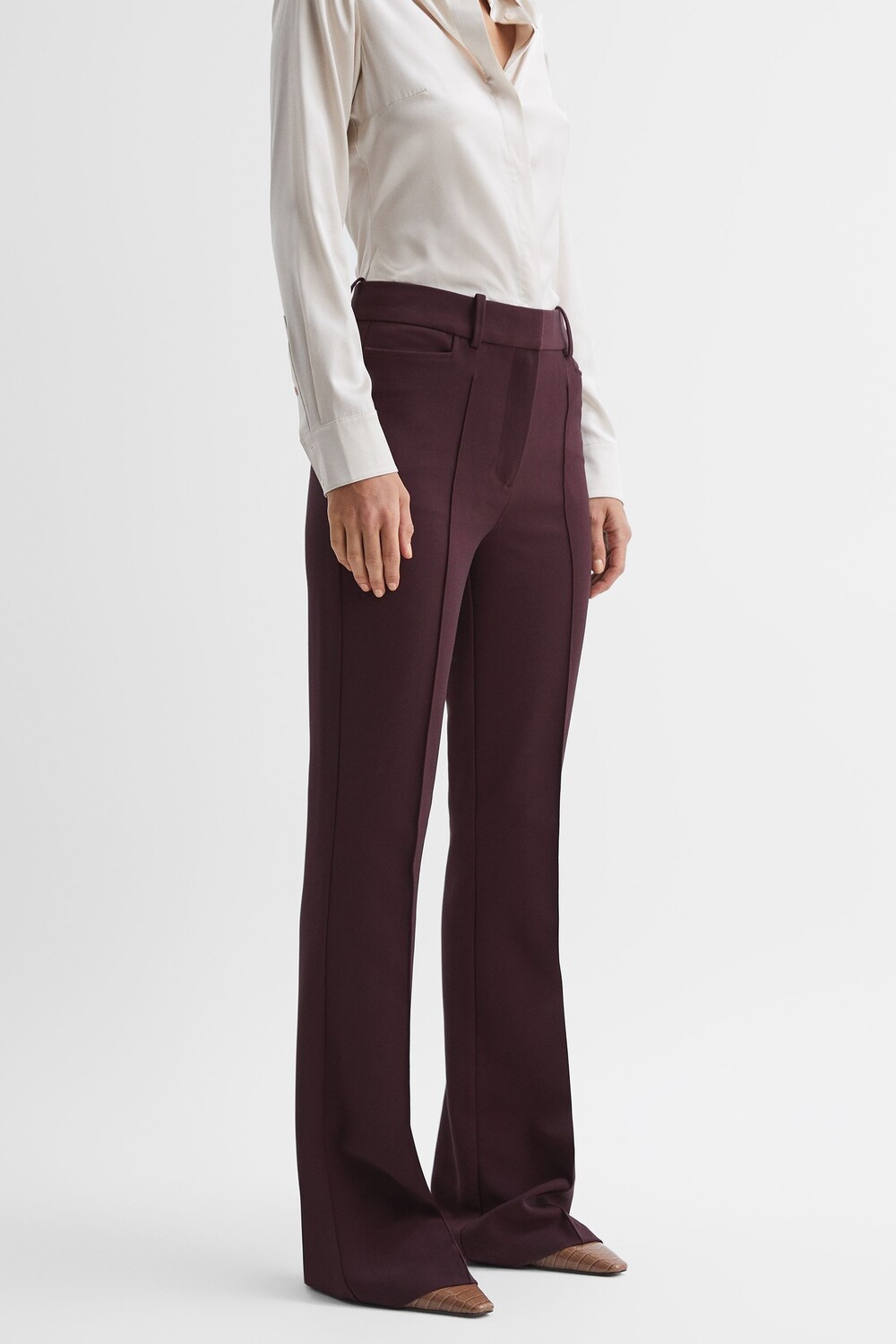 

Брюки Gabi с расклешенными штанинами Reiss, черный