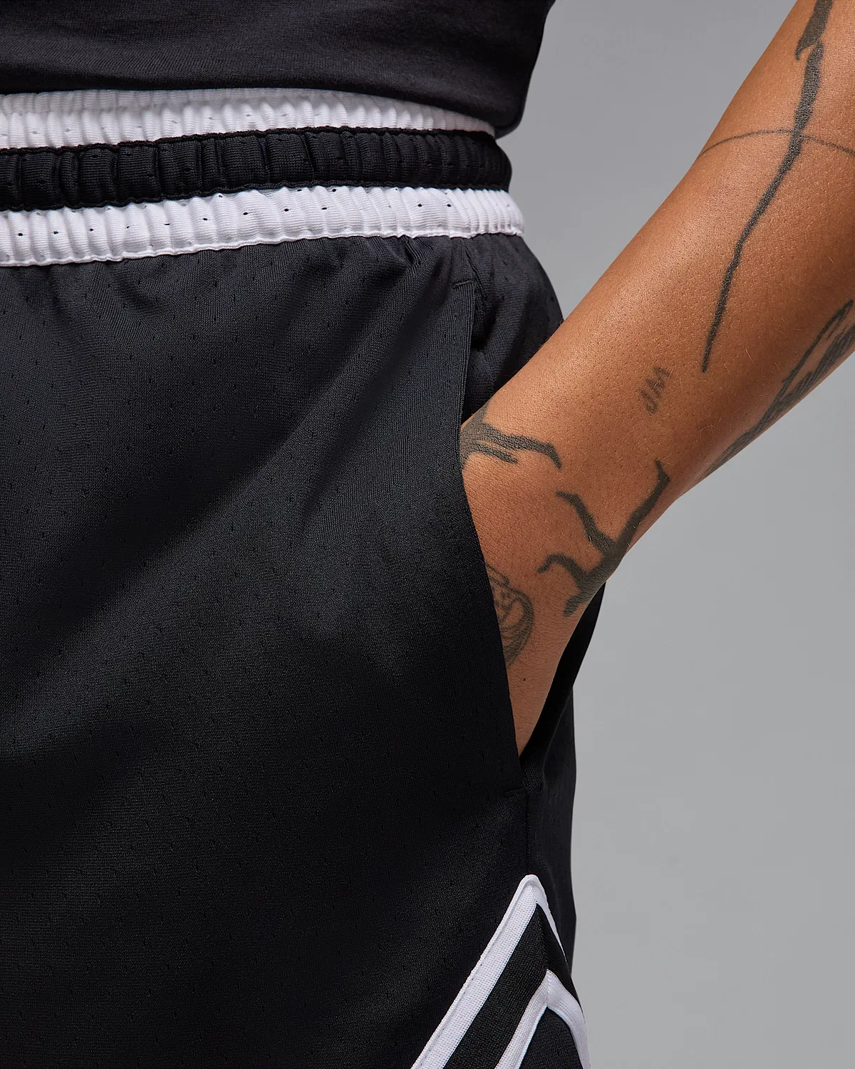 Мужские шорты Jordan Sport Dri-FIT Mesh Diamond, Black/White/White — фото 4