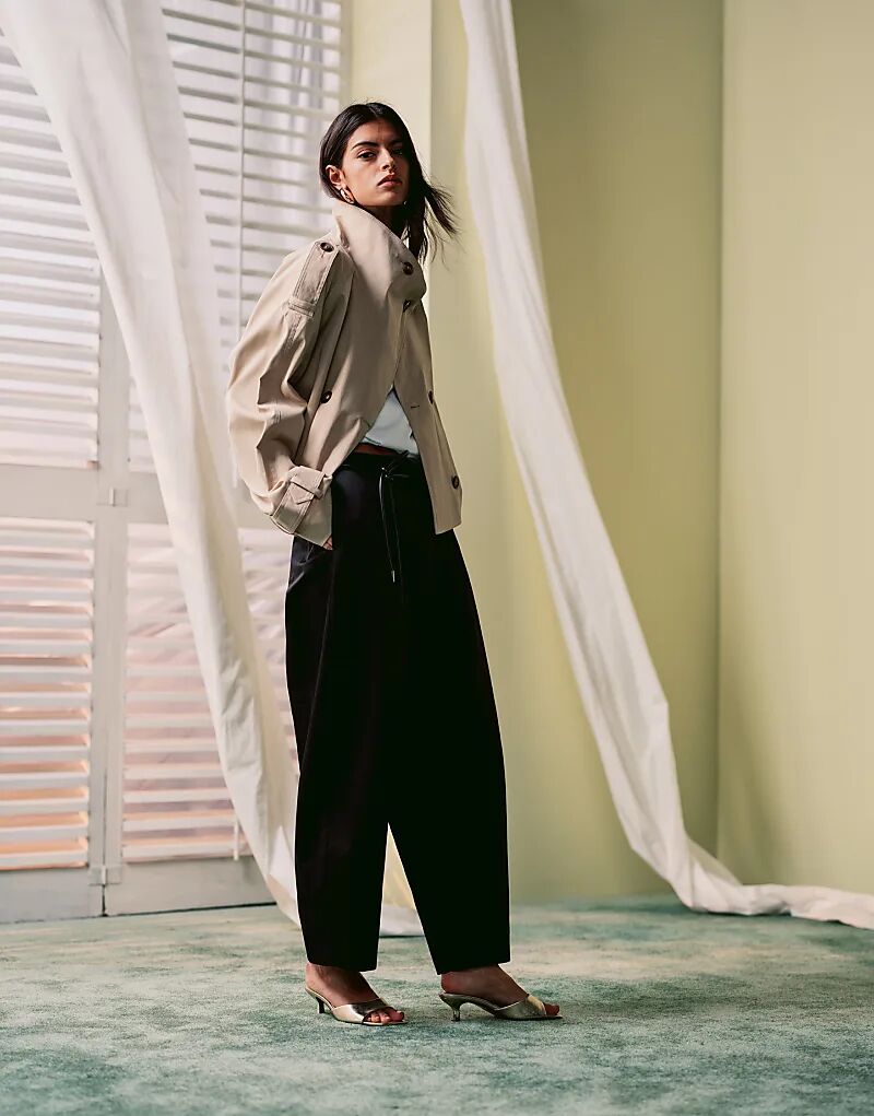 

Широкие брюки ASOS DESIGN черного цвета с закругленными штанинами и поясом-завязкой