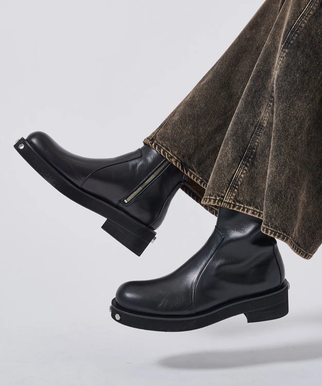 Ботинки ASTRO ZIP с боковой молнией OUAT на платформе Vibram чёрные — фото 2