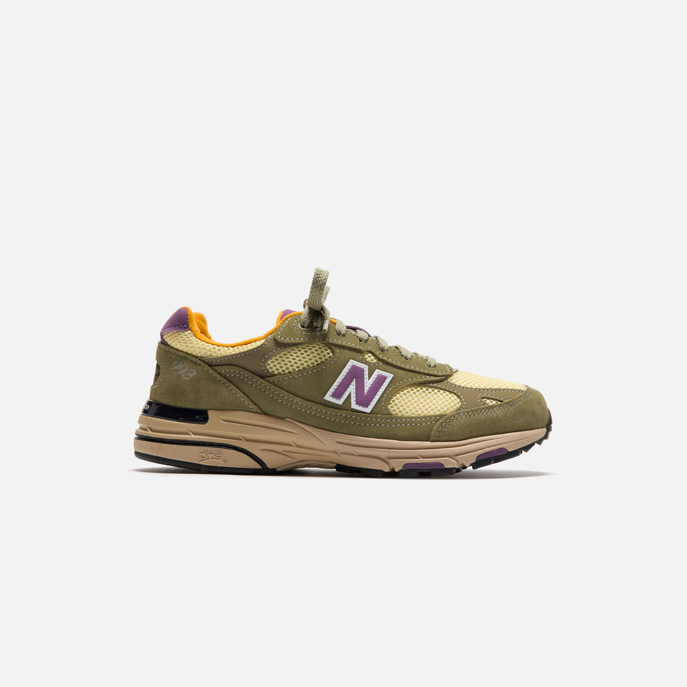 

Кроссовки New Balance Made in USA 993, цвет Olive Leaf/Maize