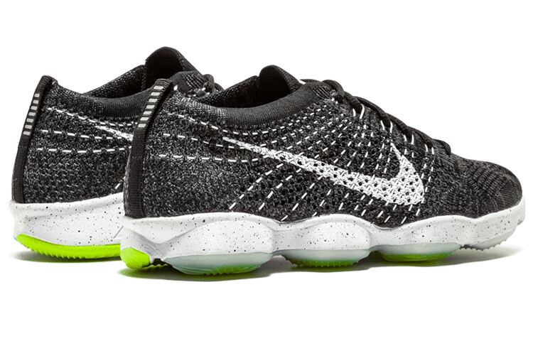 

Nike Кроссовки для женщин