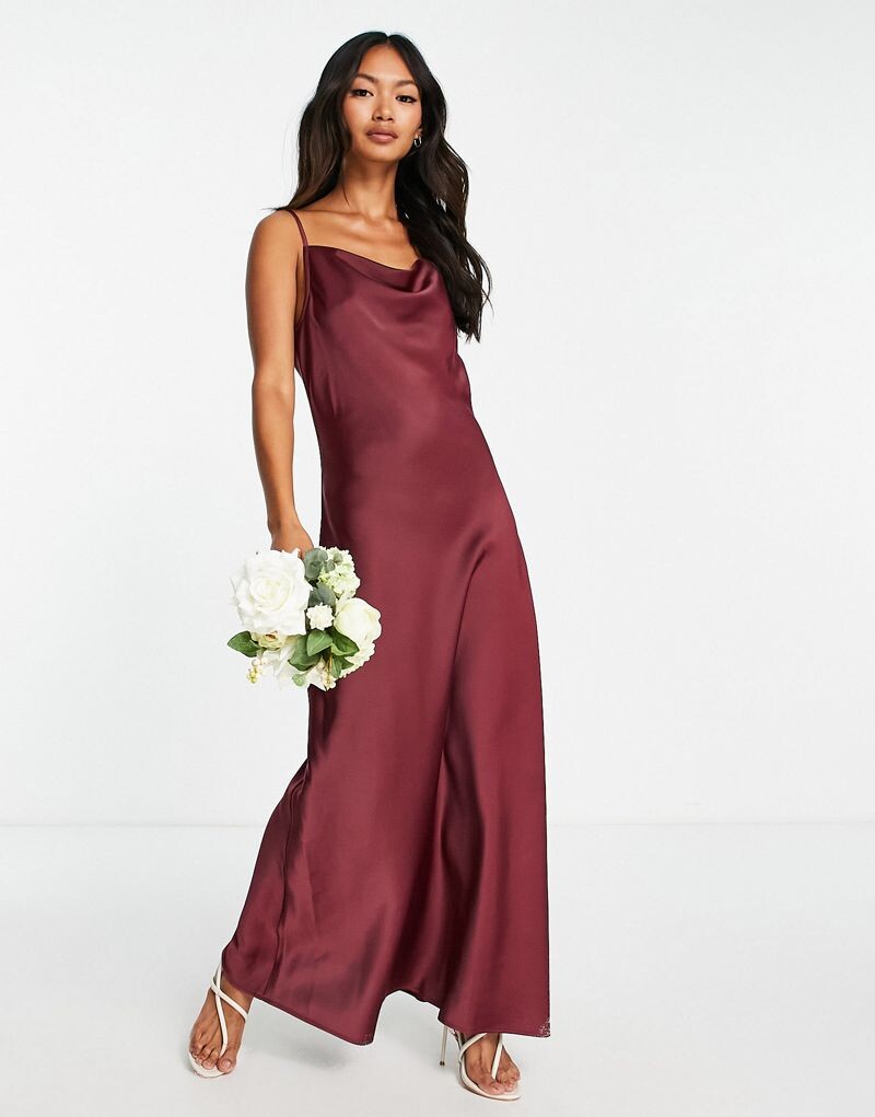 

Бордовое атласное платье макси на бретельках Y.A.S Bridesmaid