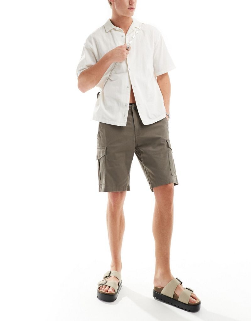 

Коричневые шорты карго Jack & Jones