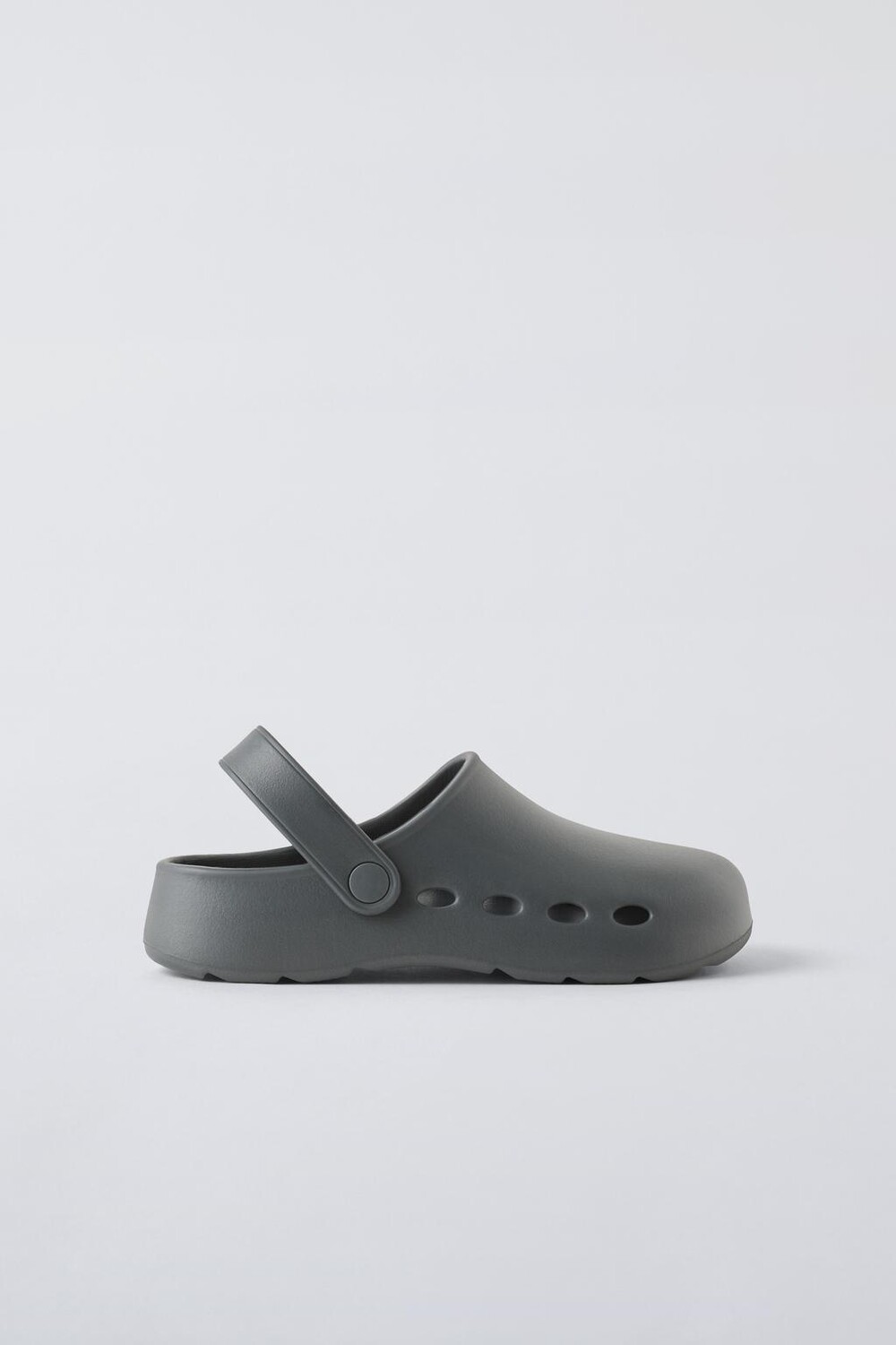 

Прорезиненные сабо ZARA, серый