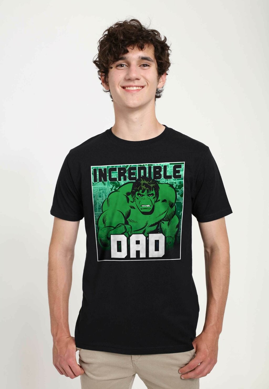 

Футболка с принтом AVENGERS CLASSIC INCREDIBLE DAD UNISEX Marvel, черный