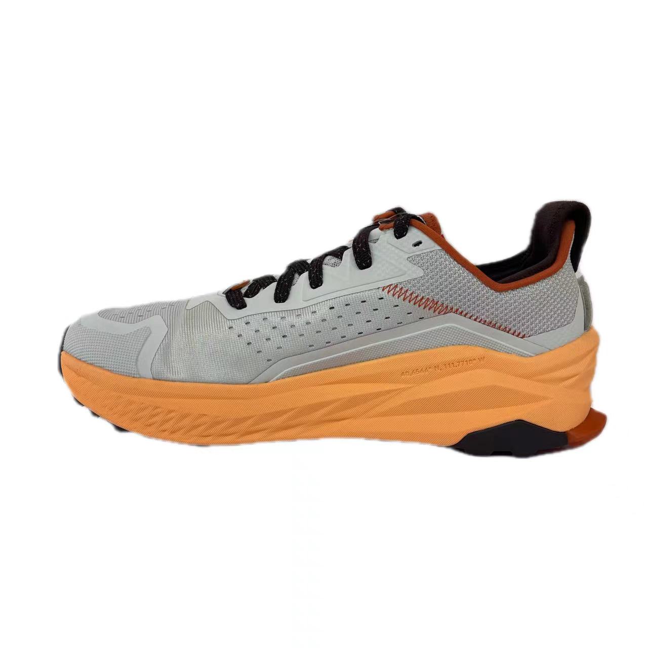 

Кроссовки OLYMPUS 6 Cushioning Support Low Top мужские светло-серые Altra, Light Gray