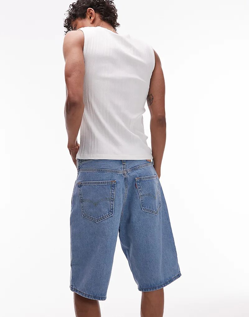 Свободные джинсовые шорты Levi's 469 светло-коричневого цвета — фото 2