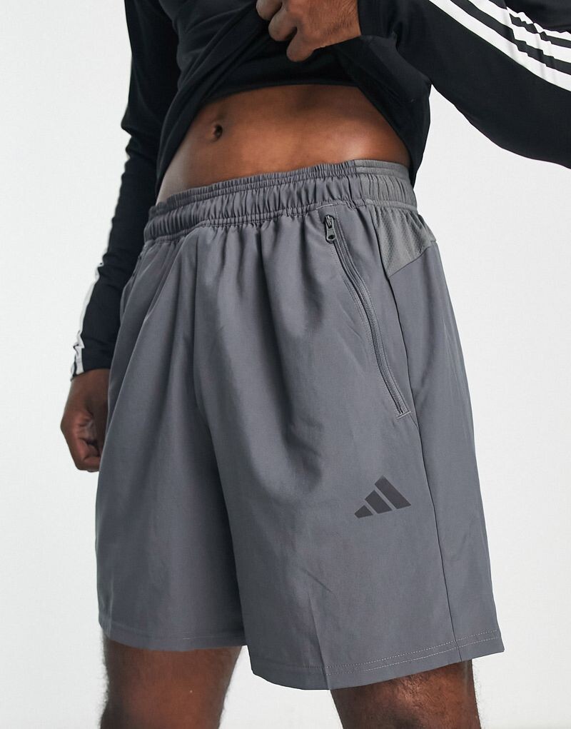

Серые шорты adidas Training Essentials 7 дюймов adidas