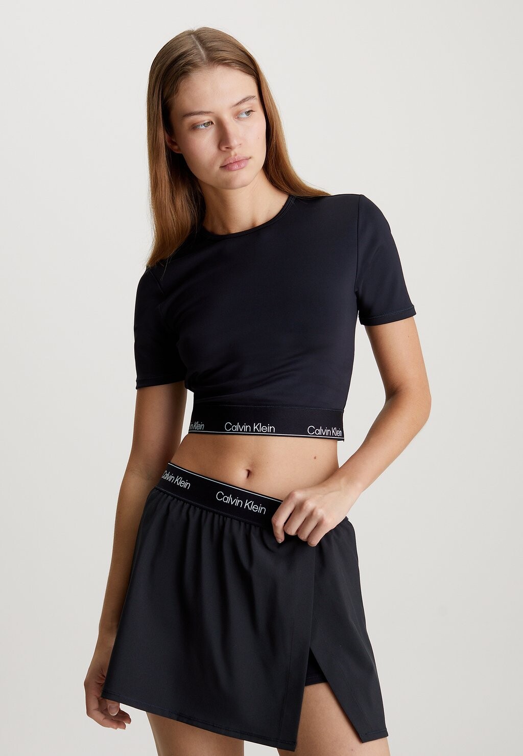 

Базовая футболка CROPPED GYM Calvin Klein Performance, черный
