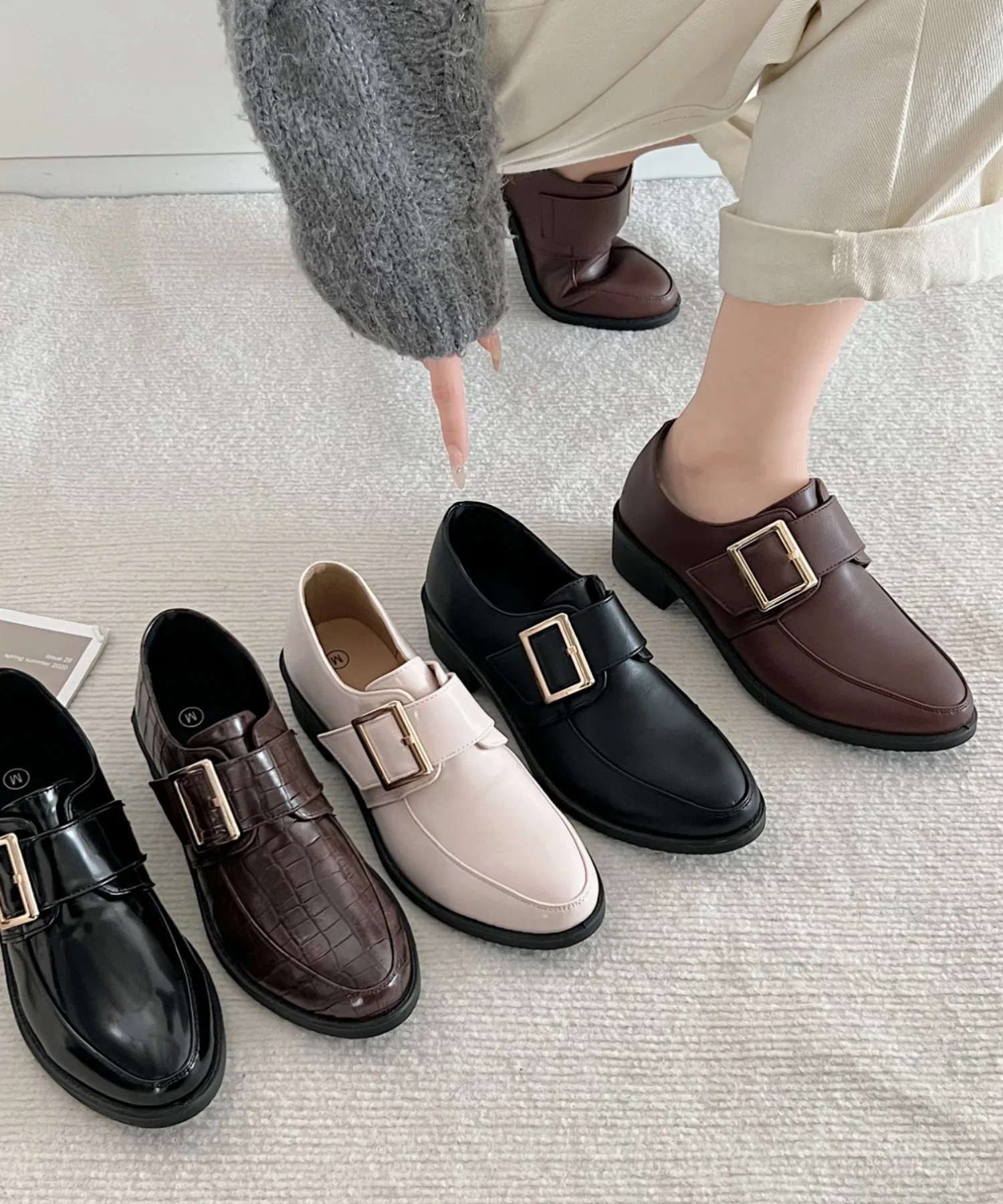 Женские лоферы с пряжкой Shoes in Closet 7666 бежевые — фото 2