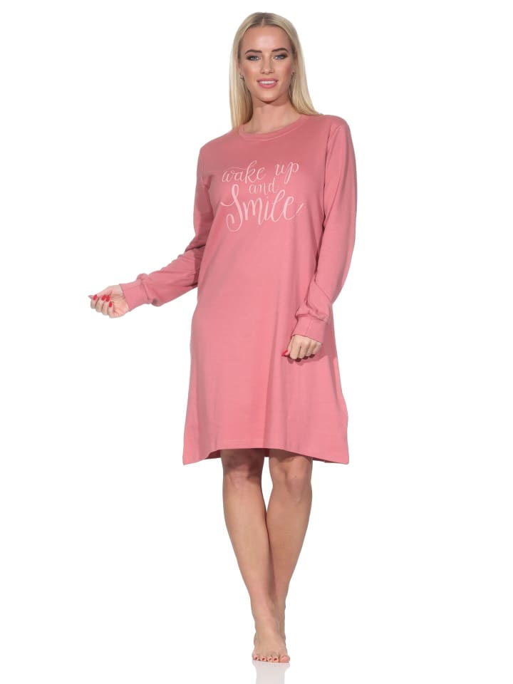 

Уютная ночная рубашка из интерлока с длинными рукавами и принтом спереди в розовом цвете NORMANN