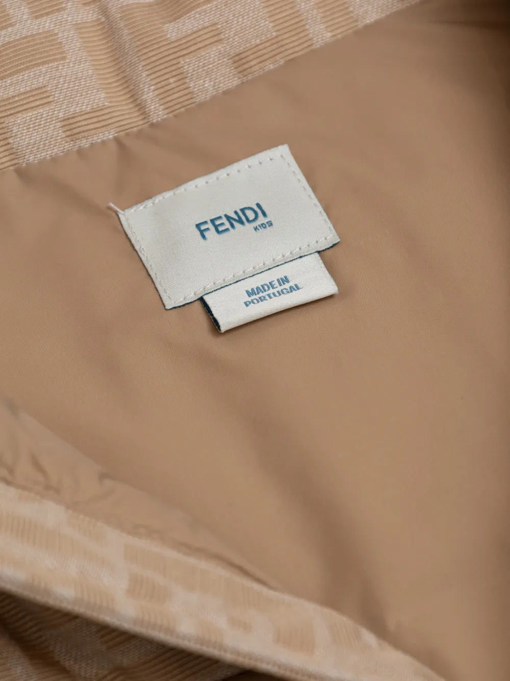 Стеганая куртка с логотипом Fendi Kids, бежевый — фото 4