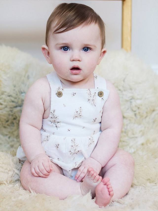 

Детский вязаный короткий комбинезон The Little Tailor, Neutral