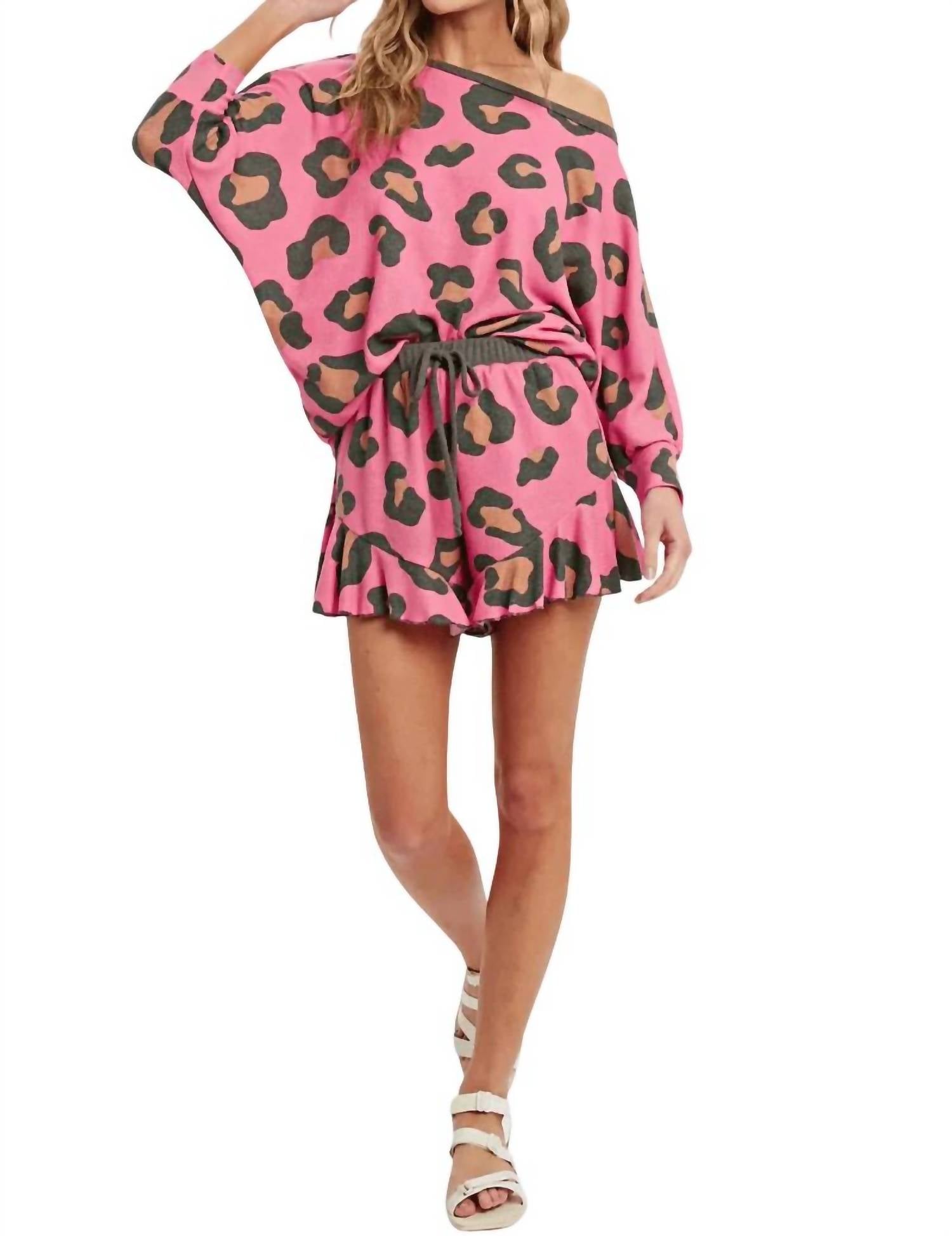 

Топ Pebbles Leopard Print Lounge с вырезом-лодочкой и розовым леопардовым принтом BluIvy