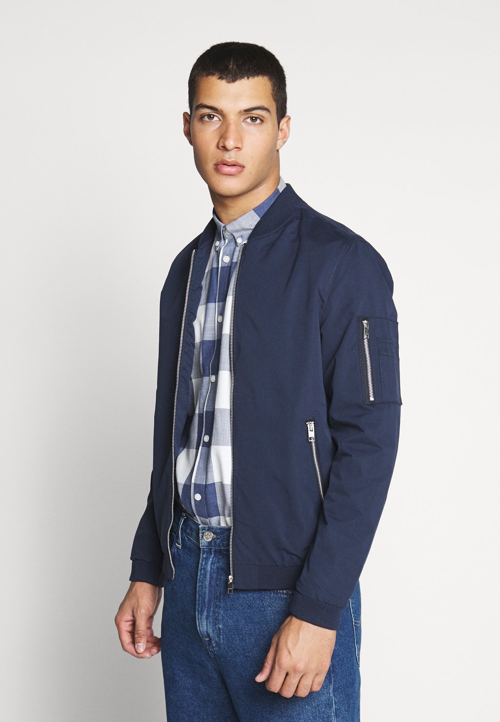 

Бомбер Jack & Jones ERUSH NOOS, цвет Navy Blazer, Серый, Бомбер Jack & Jones ERUSH NOOS, цвет Navy Blazer