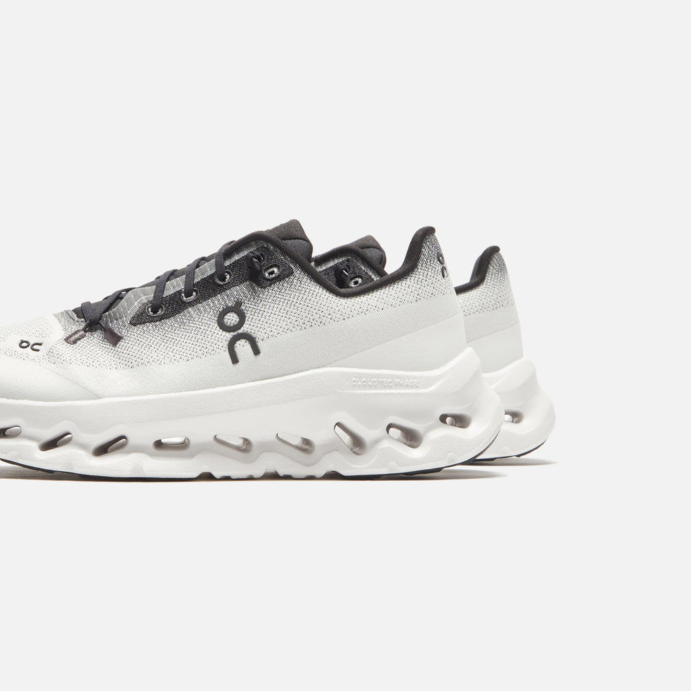 Кроссовки On Running WMNS Cloudtilt, цвет Black/Ivory — фото 3
