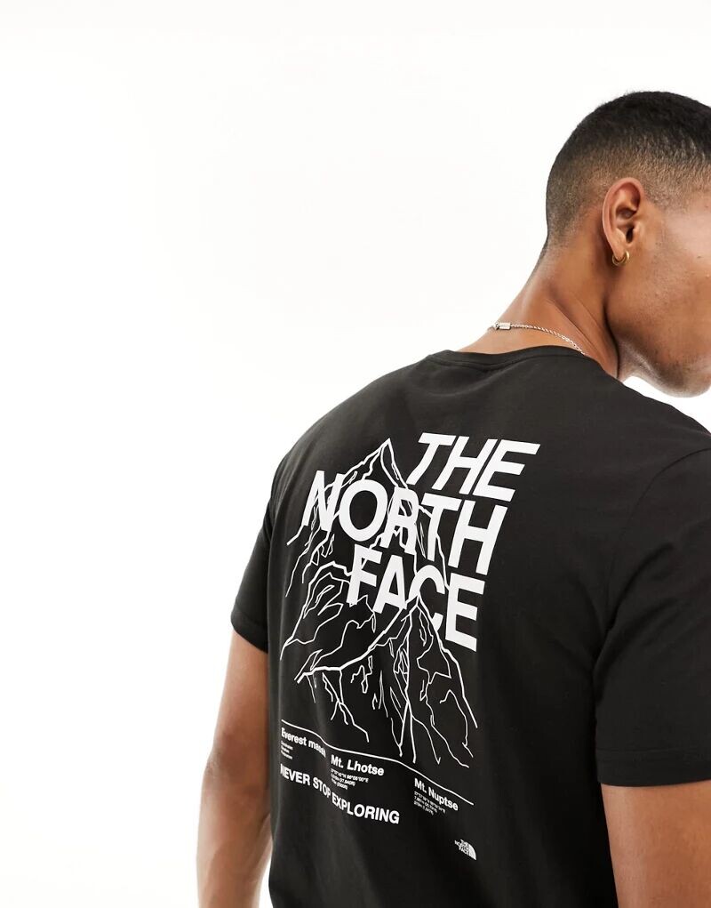 

Черная футболка с принтом на спине The North Face Mountain Outline