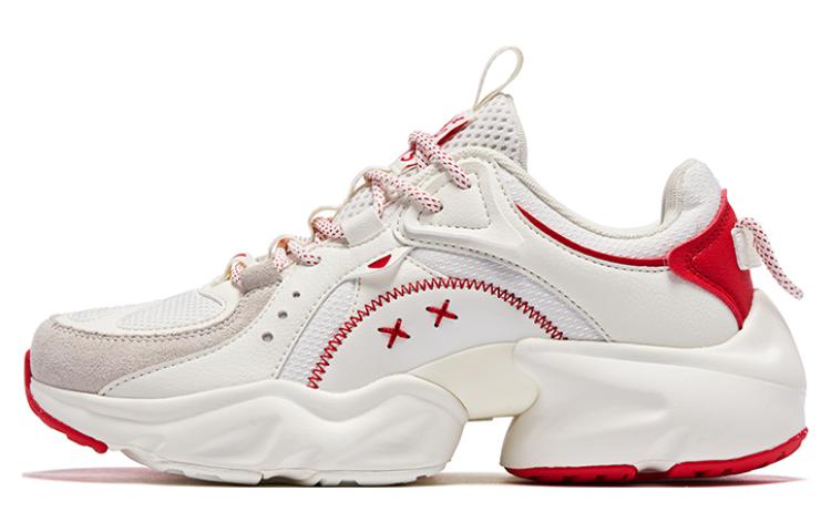 

QIAODAN Увеличивающие рост износостойкие легкие дышащие нескользящие низкие повседневные туфли мужские белые красные