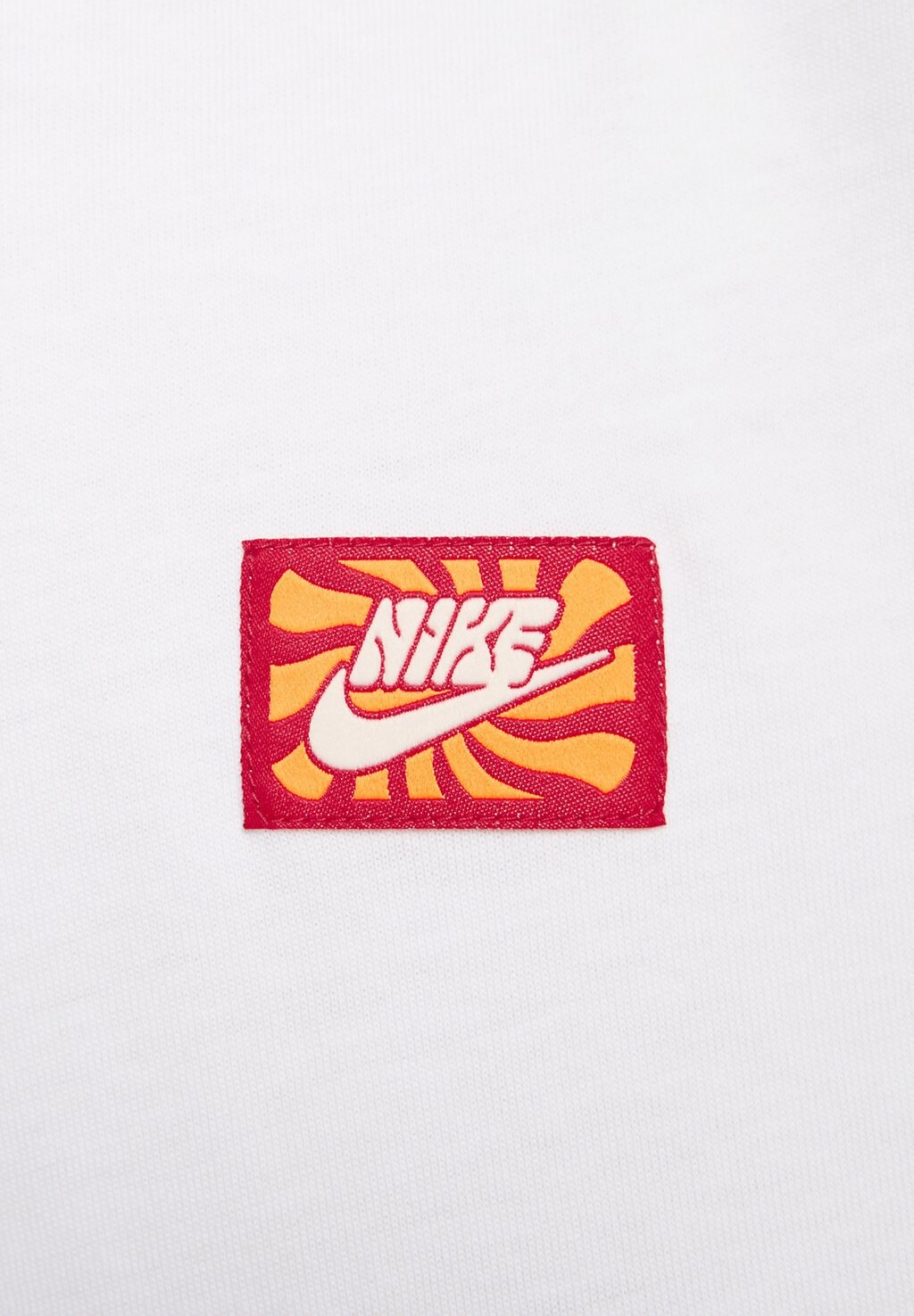 

Футболка с принтом Nike, белая
