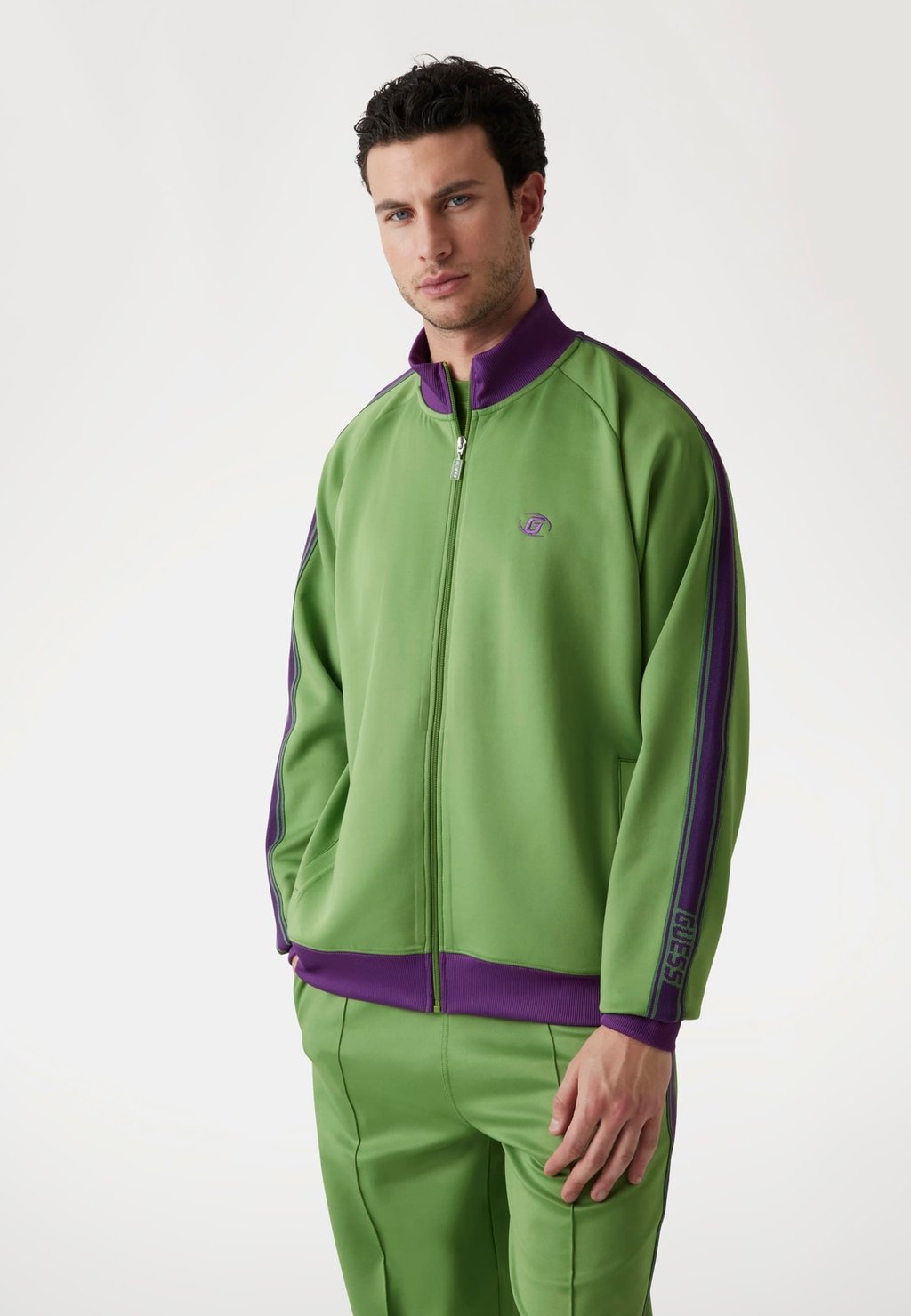 

Толстовка на молнии LOGOSTREIFEN Guess, зеленый