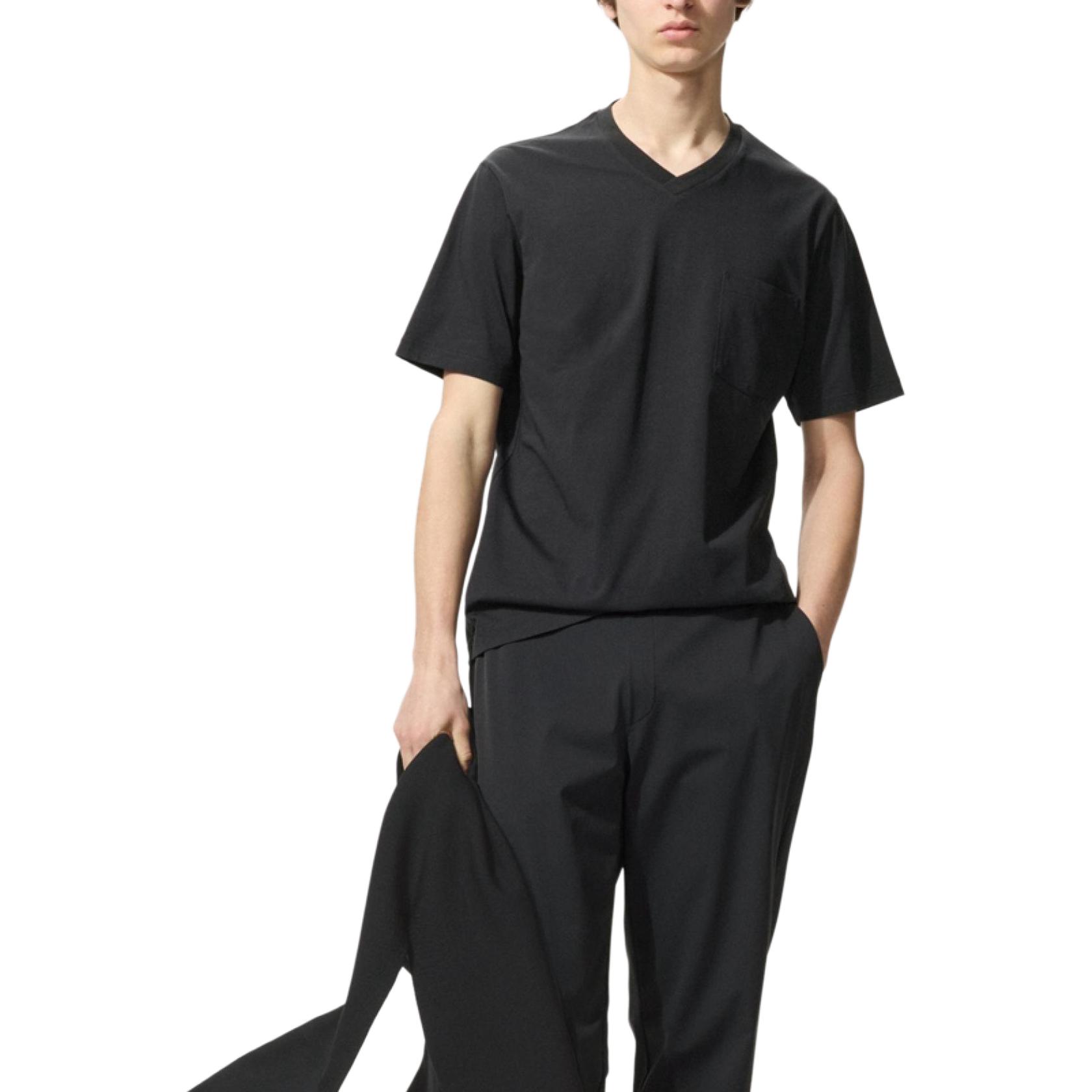 

UNIQLO Футболка унисекс черная