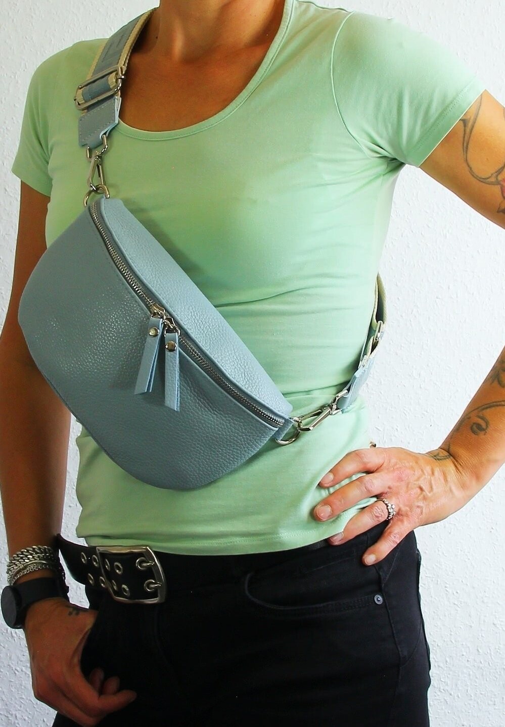 

Поясная сумка GÜRTELTASCHE Drachenleder, цвет blau mehrfarbig