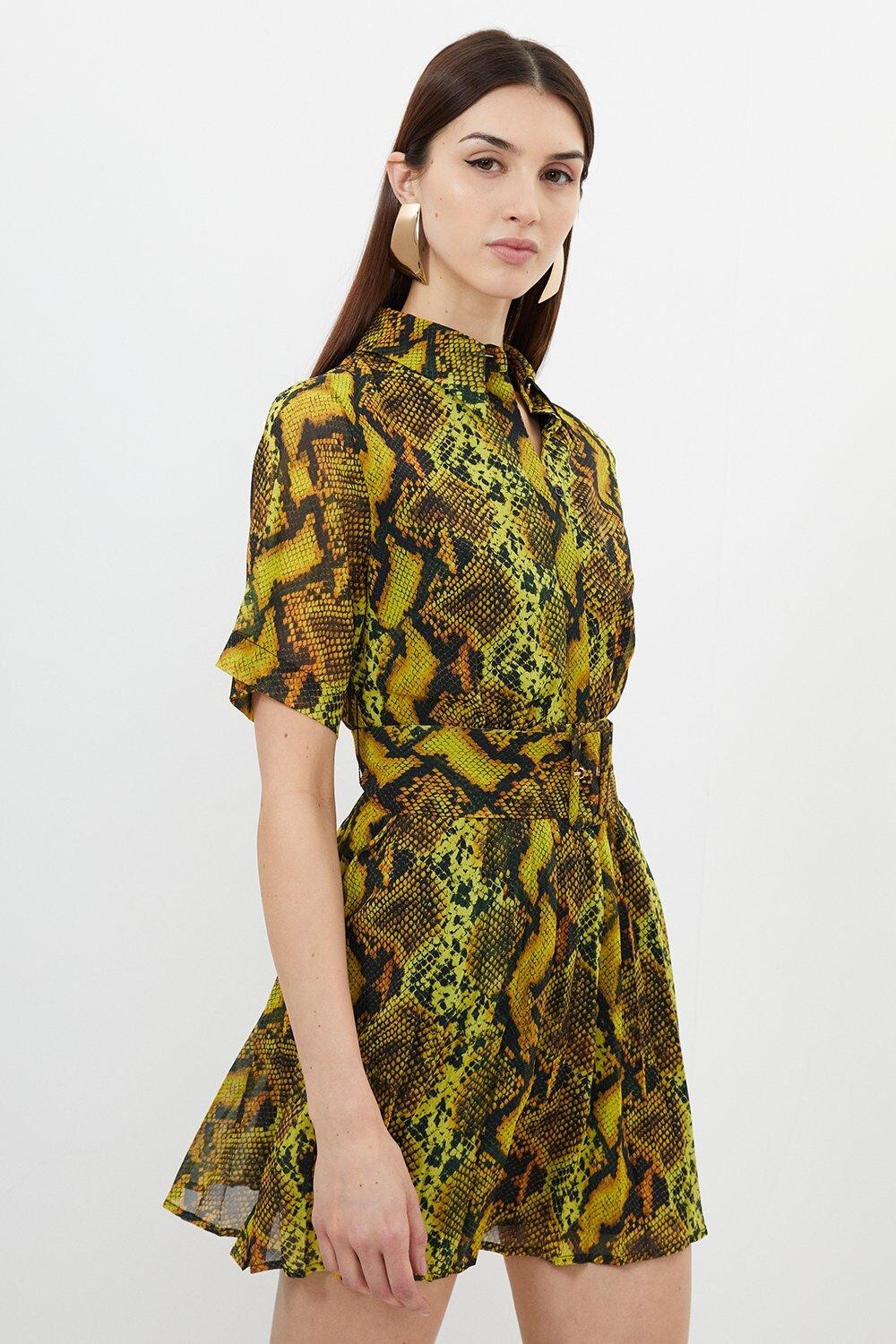 

Мини-платье-рубашка Petite со змеиным принтом из жоржетта Karen Millen, мультиколор