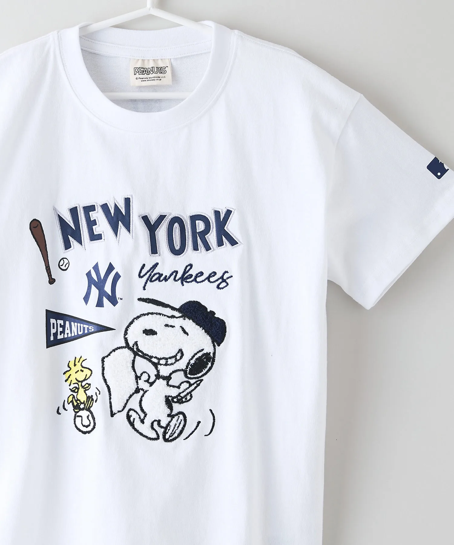 Детская футболка MLB x PEANUTS с оригинальным дизайном — фото 4