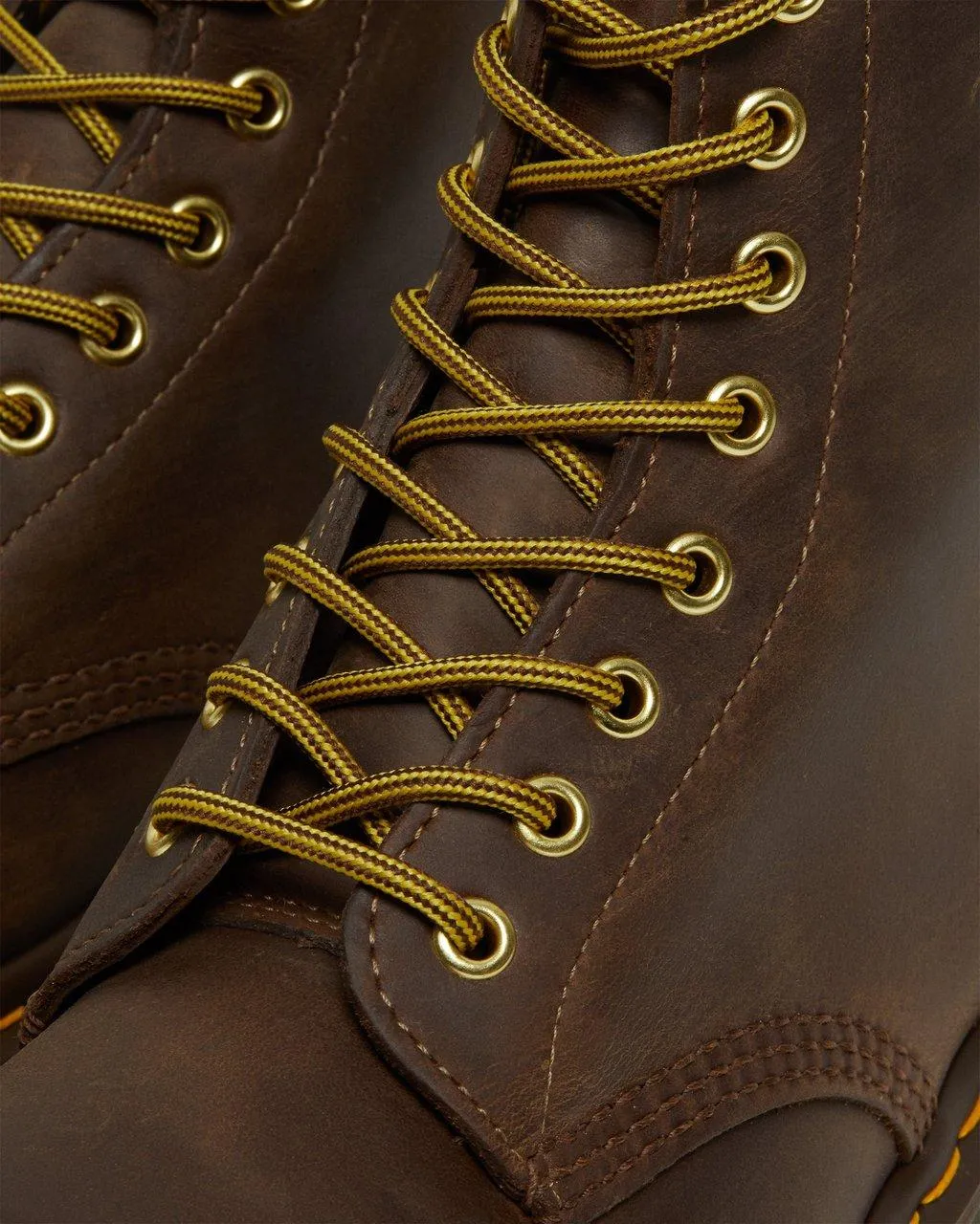 Ботинки кожаные Dr. Martens 1460 Crazy Horse на шнуровке, коричневый — фото 3