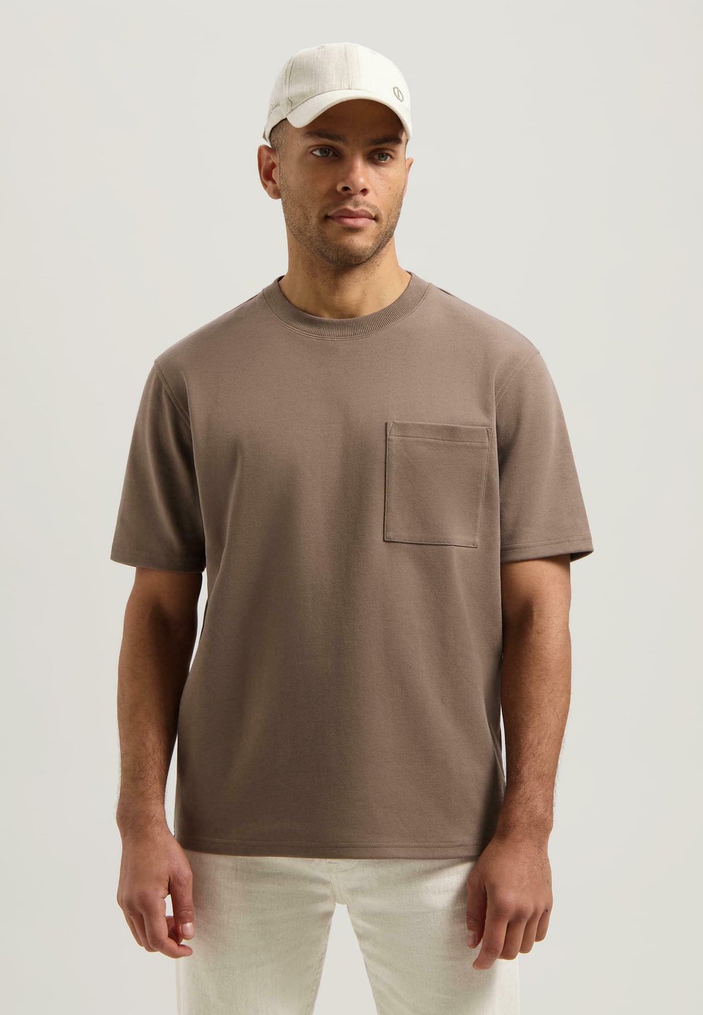 

Базовая футболка EBBE BOXY TEE Dstrezzed, светло-коричневый