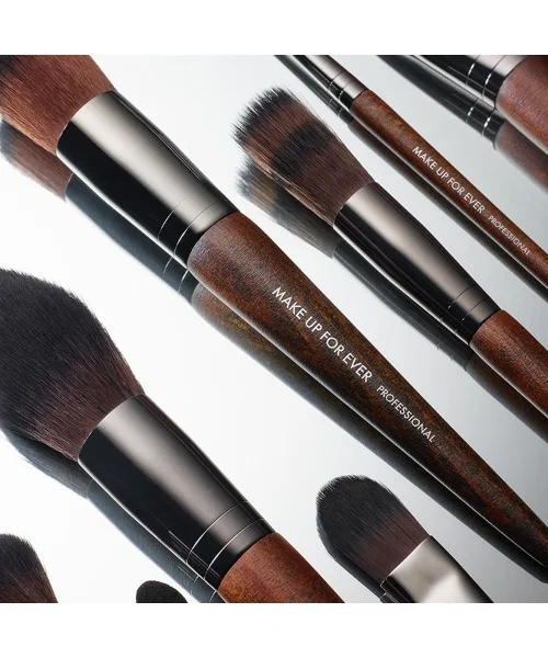 Кисть для растушевки большая синтетическая MAKE UP FOR EVER — фото 2