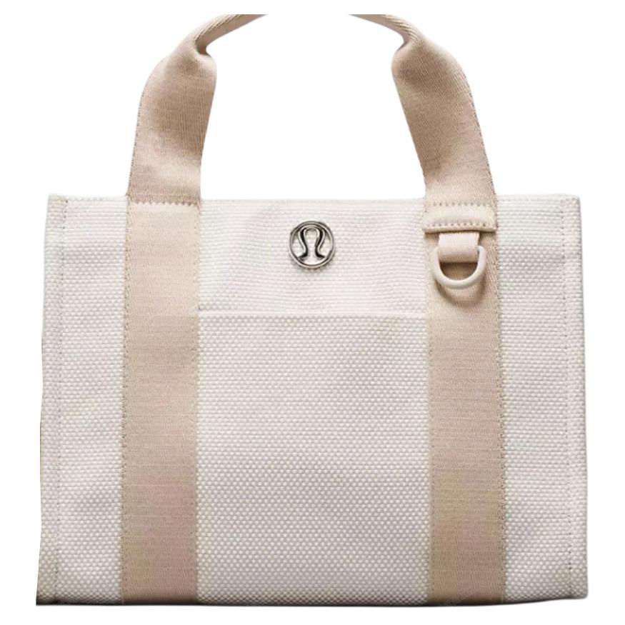 

Lululemon Сумка Mojave Tan со светло-слоновой костью, Mojave Tan with Light Ivory