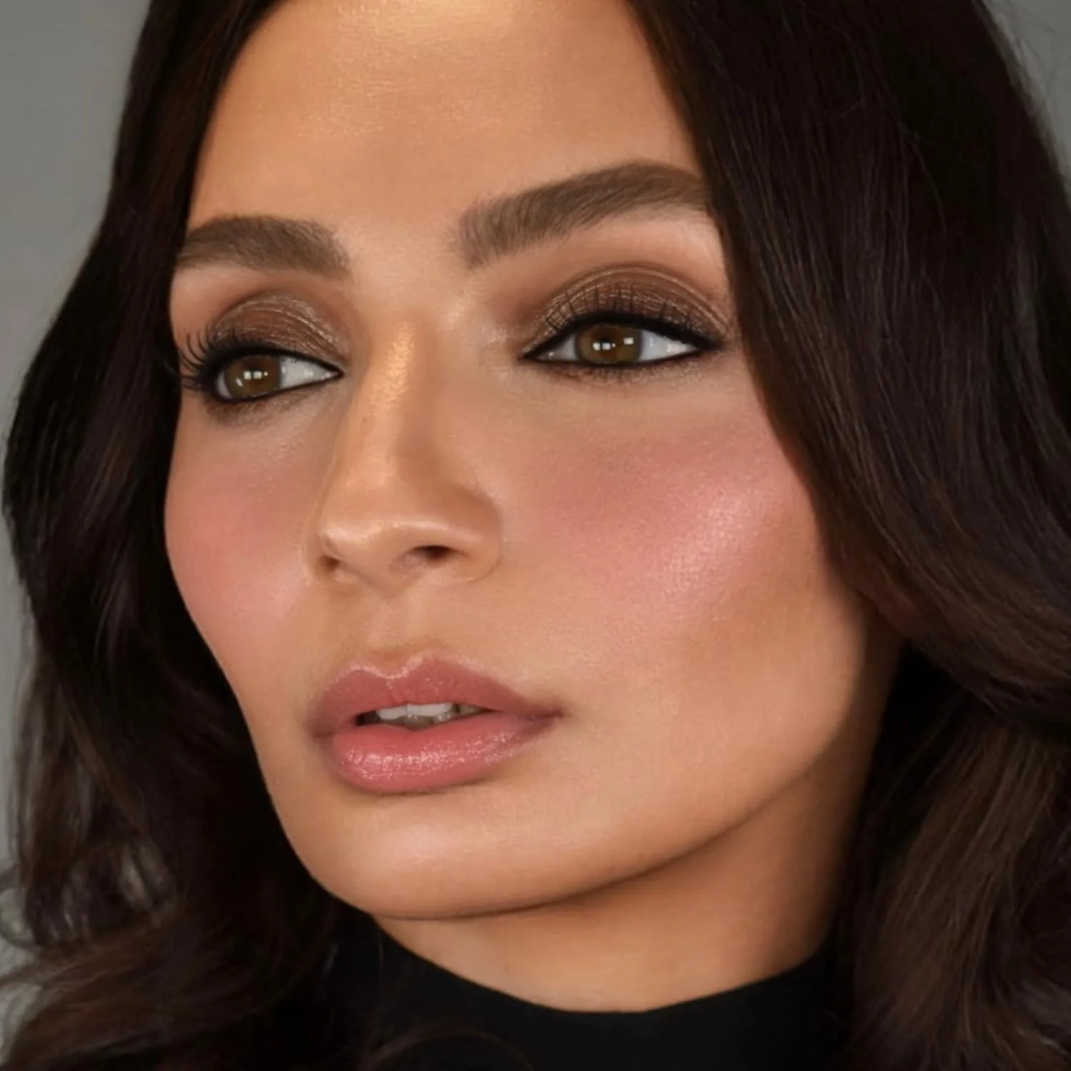 MĒTIER Creme Fresh Tint для щек и губ - осветляет и увлажняет, позволяет наслаивать цвет - кремовая, легко растушевываемая и стойкая формула для сияющего, влажного финиша. Le Metier De Beaute., La Vie En Rose — фото 3