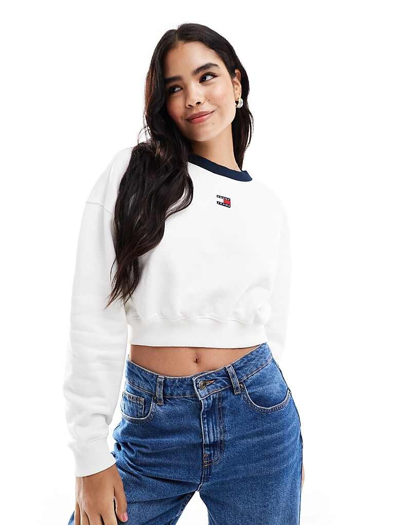 

Tommy Jeans – белая короткая толстовка с окантовкой
