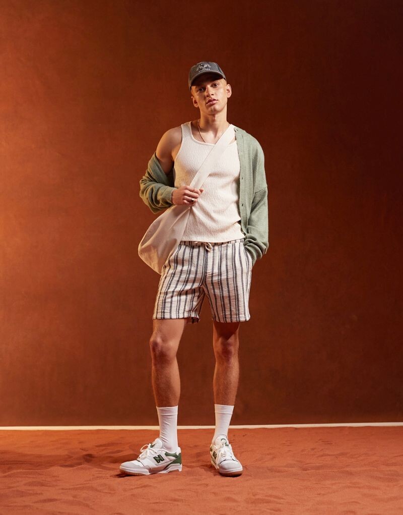 

Узкие шорты ASOS DESIGN в плотную текстурированную темно-синюю полоску