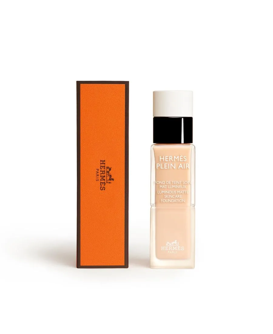 Тональная основа Plein Air, Luminous Matte Skincare Foundation, 1,11 унции HERMÈS, 25w rotin is a warm бежевый — фото 2