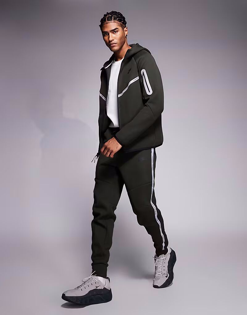 

Светоотражающие спортивные брюки Tech Fleece темно-зеленого цвета Nike