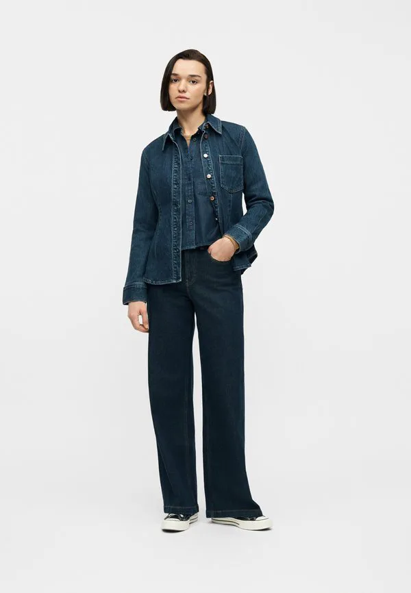 Длинная приталенная рубашка-блузка на пуговицах Gap, Dark Wash — фото 2