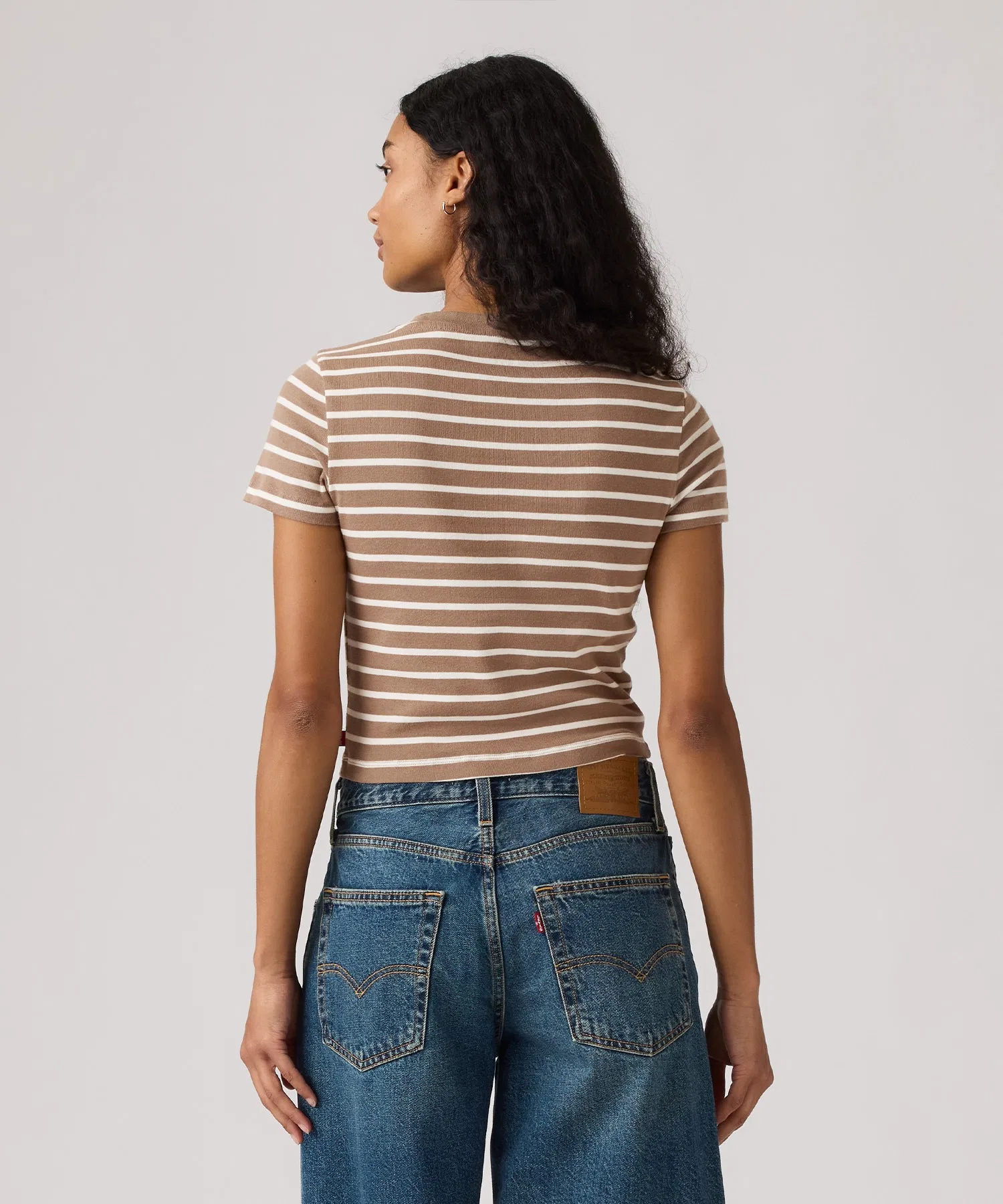 Женская футболка Levi's Essential Sporty — фото 2
